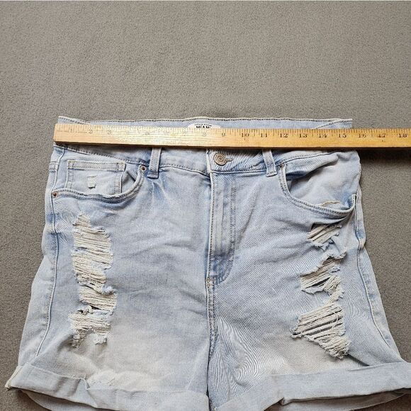 Refuge Miami High Rise Denim Short Distressed Light Wash - Picture 7 of 7